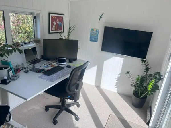 4 Garden Home Office Ideas That Bring You Peace and Productivity By taking the time to design a space that resonates with you, you can transform your garden office into a sanctuary where you can truly thrive and find peace in a chaotic world.