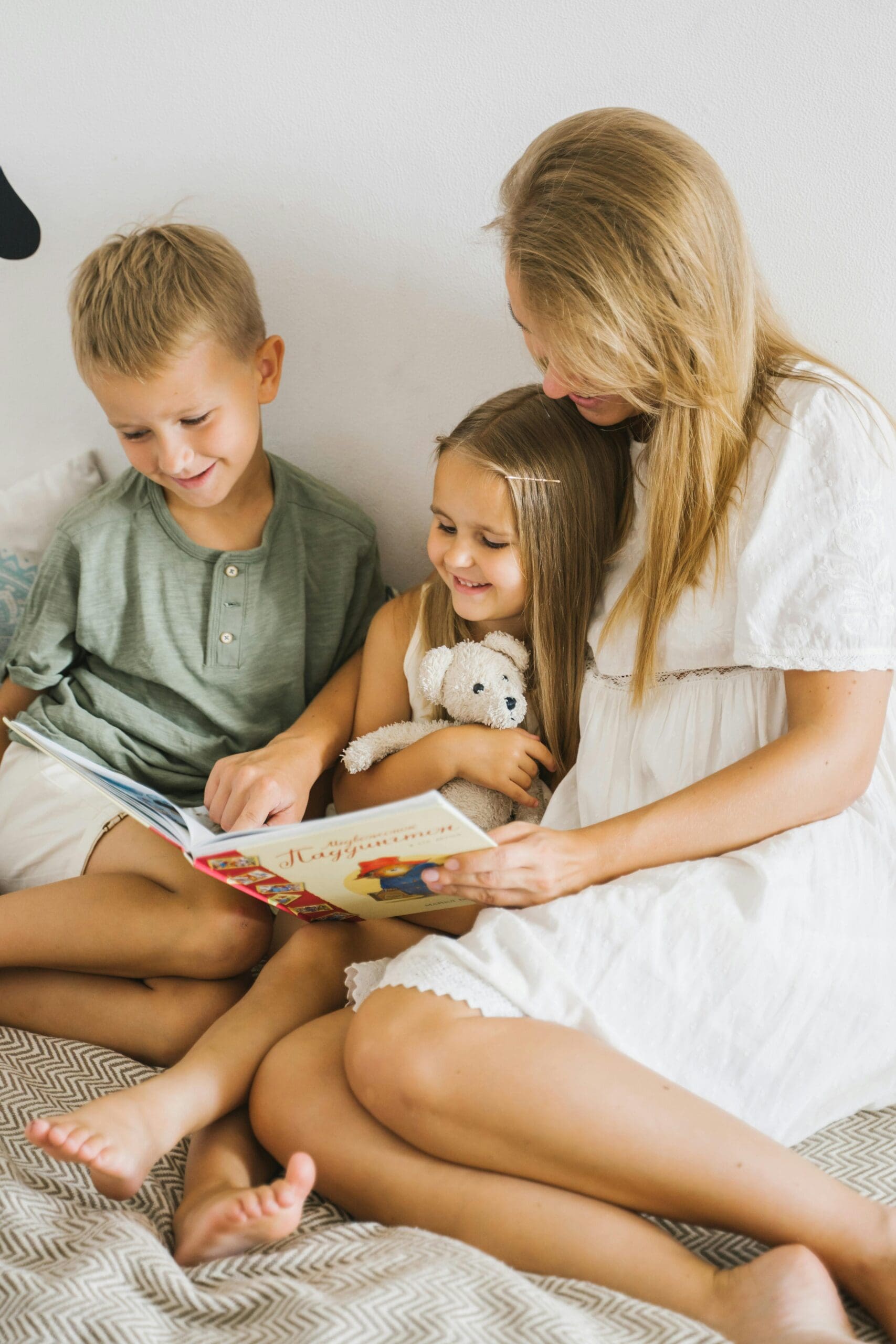 Essential Digital Parenting Strategies for Toddlers and Preschoolers - reading While digital devices can offer educational benefits, they also pose challenges for parents (and children alike), especially for digital parents with young children.