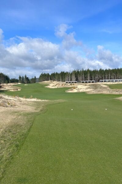 Peaceful golf course surrounded by nature, promoting stress relief and mental clarity